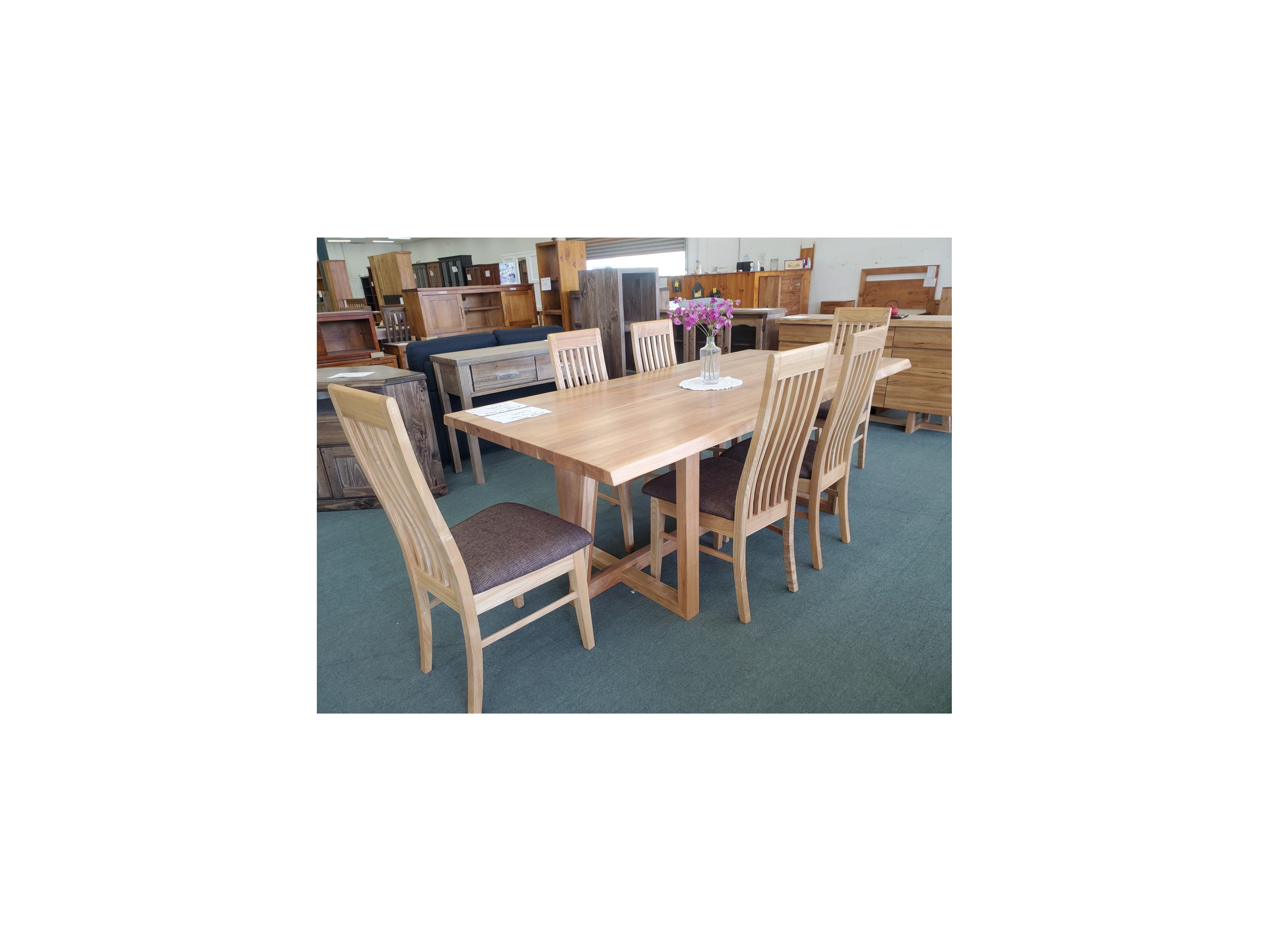 Dining Table \ Chairs \ Benches